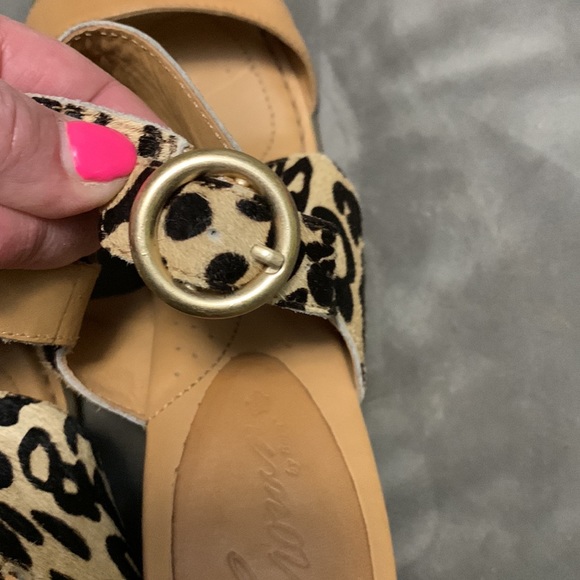 Crown by Born Block Heel Sandal - Picture 6 of 7